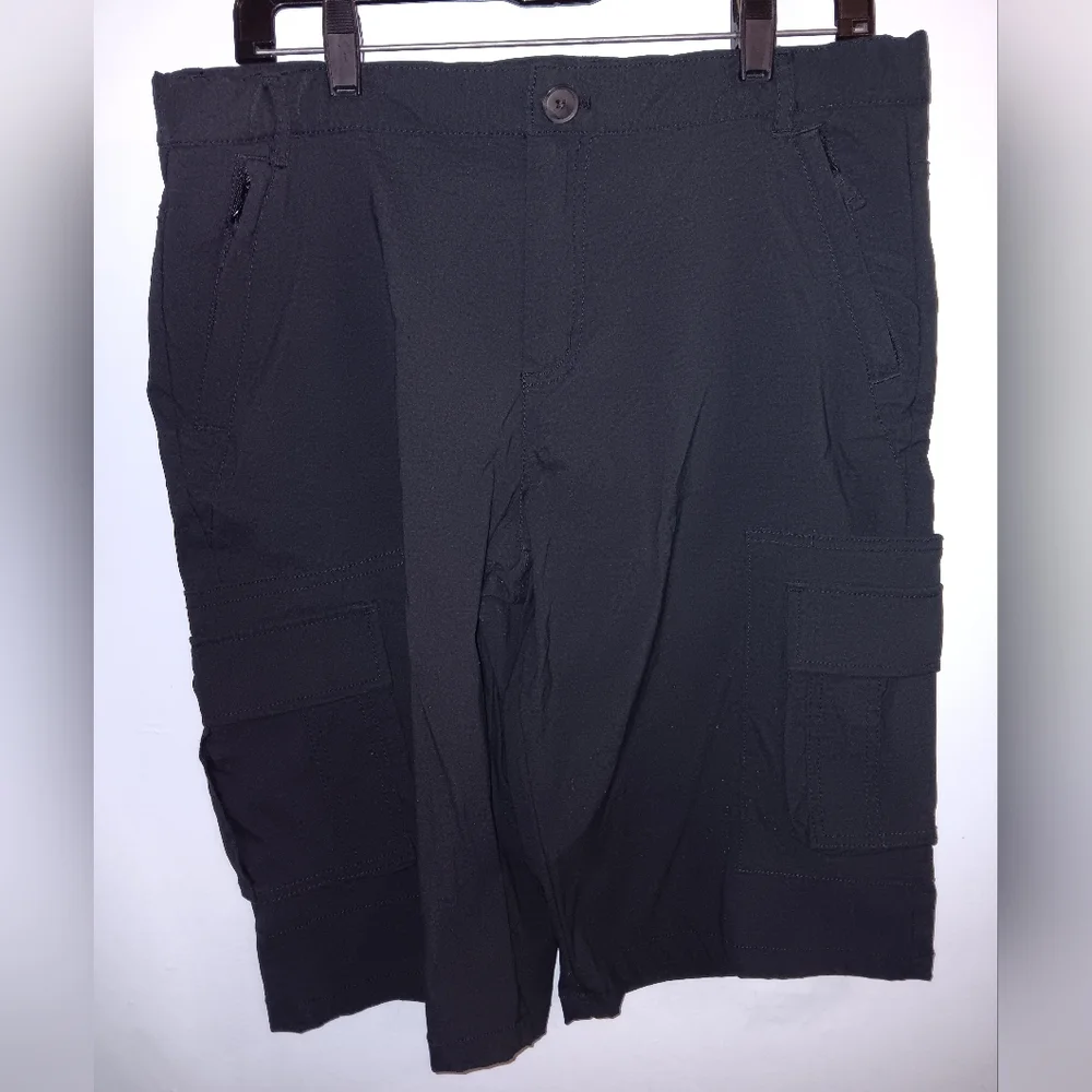 Cargo Shorts 18 Husky Adjustable Waist  Snap And Zipper